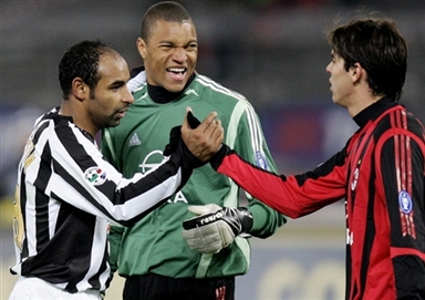 记者：米兰可能尝试冬窗送走圣地亚哥，然后再签更高效的前锋